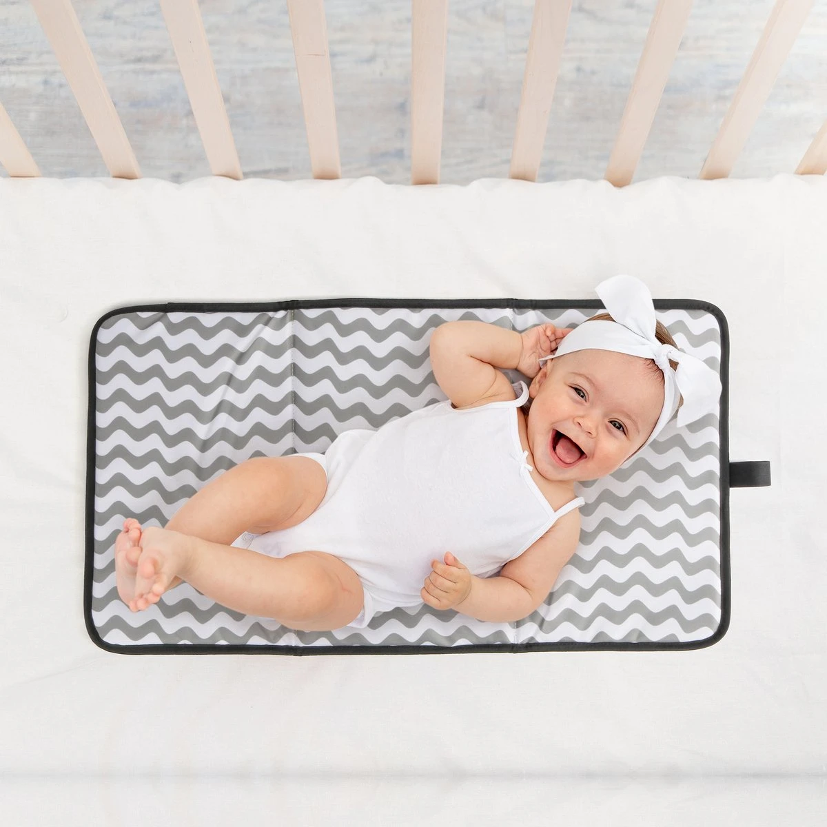 Brisby Slijtvaste Luiertas – Verzorgingstas - Two Tone Zwart En Donkergrijs - Inclusief Verschoonmatje - Isoleervakken - Met Geïntegreerde Kinderwagen Haken - Afbeelding 8